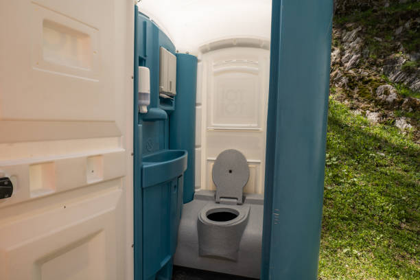 Best Restroom Trailer for Weddings  in Cloverleaf, TX